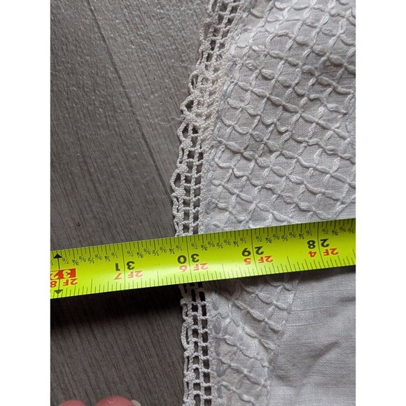 Vintage Embroidered Linen Tablecloth With Floral Basket Design & Lace Trim 30" - Picture 5 of 6